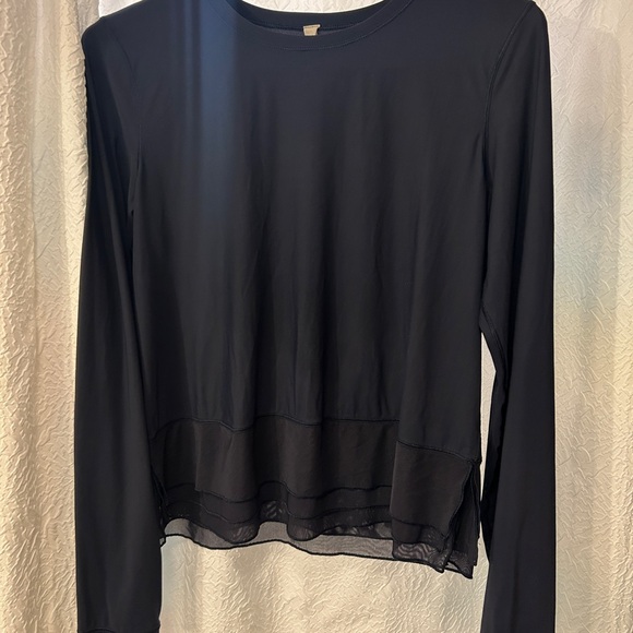 Lululemon Size 6 Navy Long Sleeve Shirt - Picture 2 of 4